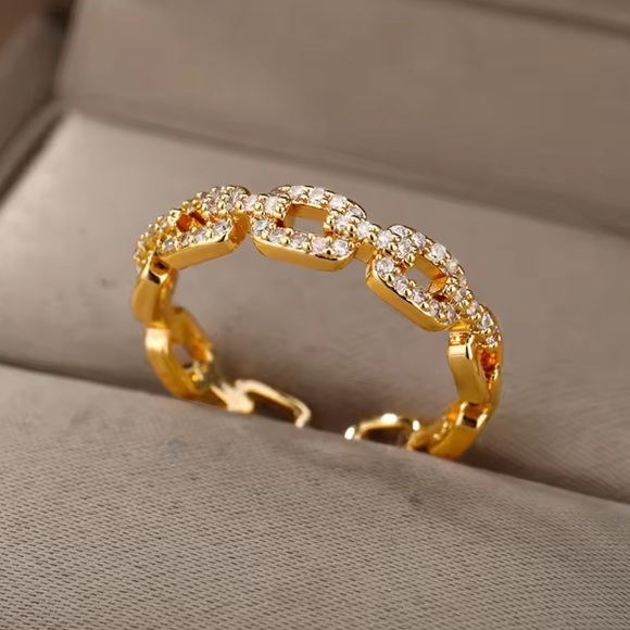 Move Uno Elegant Gold Link Resizable Ring - Picture 5 of 17